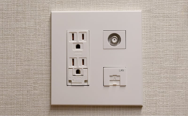 マルチメディアコンセント